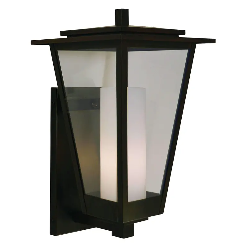 Brighton Minimalist Wall-Mount Light 1