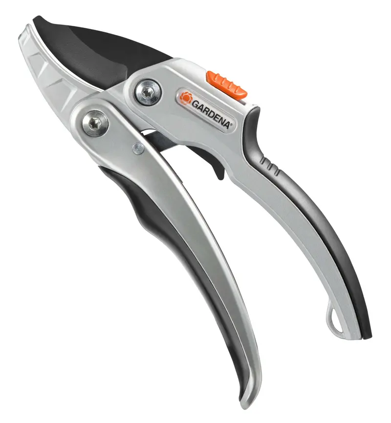 Gardena Comfort Ratchet Pruners With Smartcut Technology 1