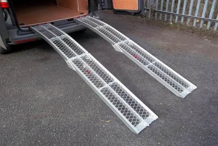Heavy-Duty Aluminium Folding Loading Ramps — 2.2 Meter Length 1
