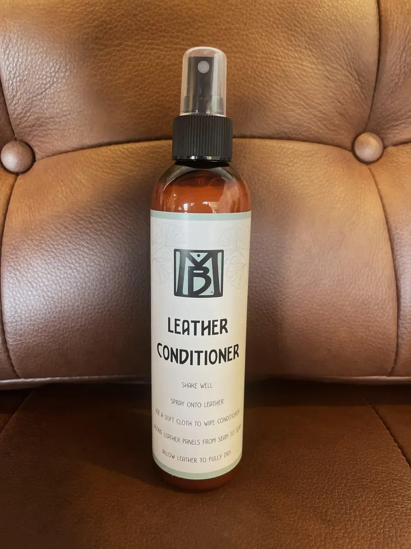 Leather Conditioning Spray – 8 Oz Refillable Bottle 1