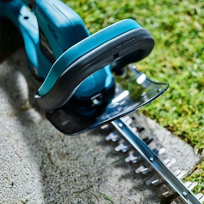 Makita Duh523Rt 52 Cm 18V Cordless Hedge Trimmer – Includes 5.0 Ah Battery 1