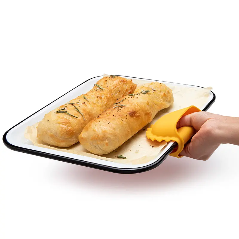 Mezzelune Pasta-Shaped Oven Mitt – Heat-Resistant Kitchen Accessory 1