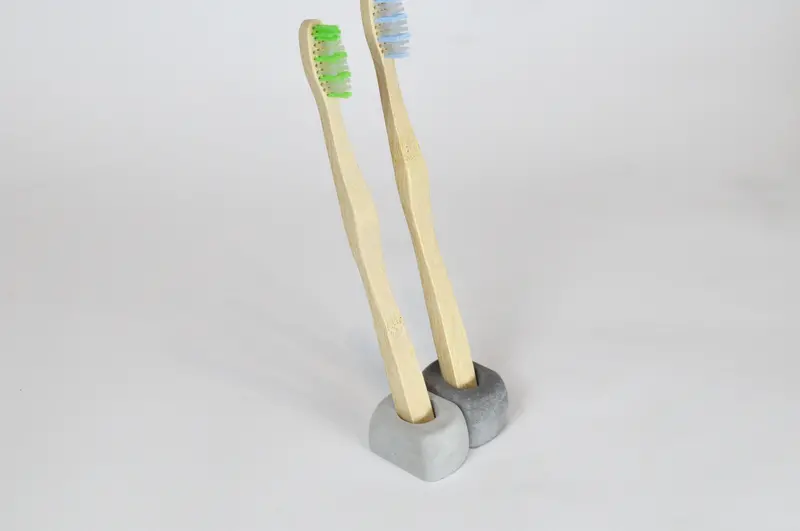 Wave-Textured Concrete Toothbrush Stand 1