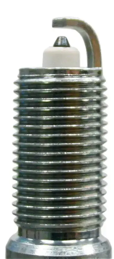 Champion 3032 Platinum Spark Plugs – Pack Of 4, Enhanced Ignition Efficiency 1